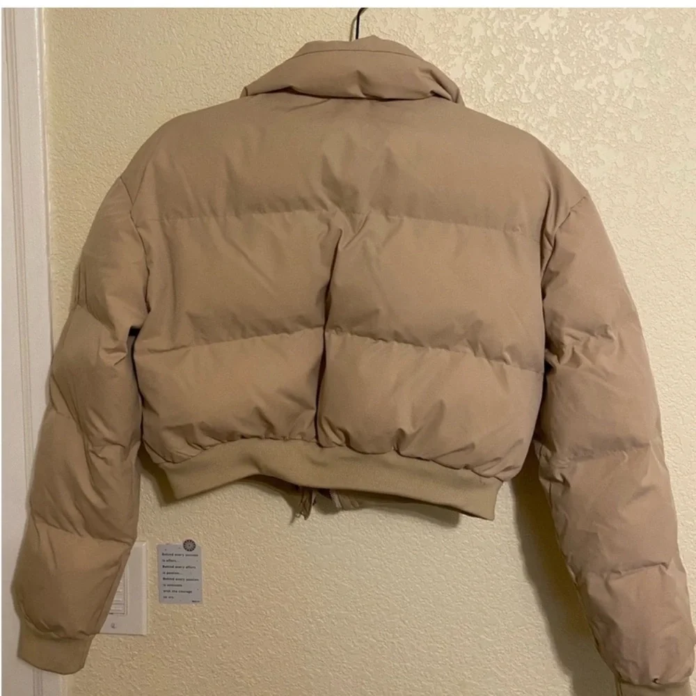 Princess Polly Cropped Puffer Jacket M/L - Picture 3 of 3
